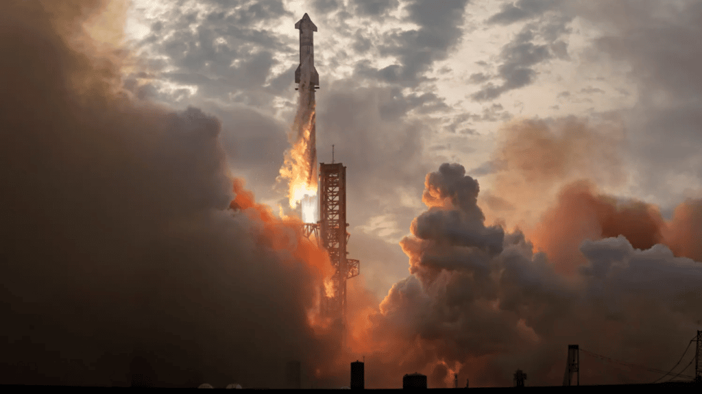 De raket Starship op een lanceerplatform in Texas. Grote pluimen vormen onder zijn stuwraketten.