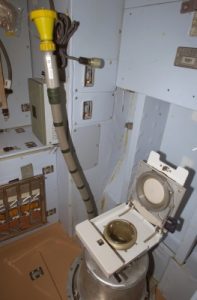 nasa-ruimtetoilet-poepen-astronauten