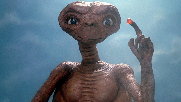'I have an extraterrestrial 'boyfriend' and he is better than the Earthmen', UK woman claims 4